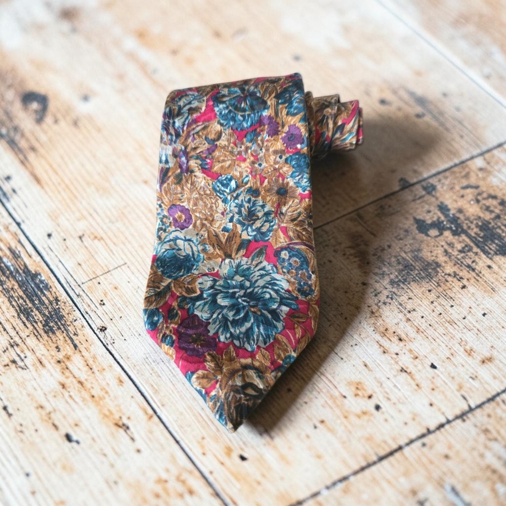 Via Manzoni 100% Italian Silk Floral Tie Necktie flowers Watercolor